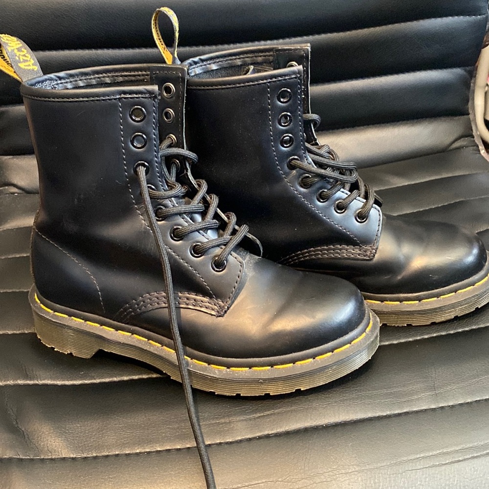 Almost new woman’s Dr Martens size 5 US L